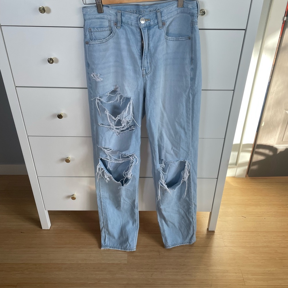 American Eagle Mom straight jean